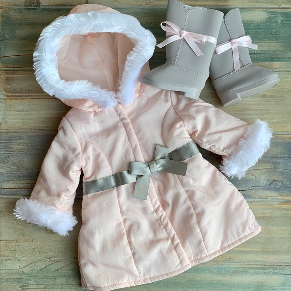 AMERICAN GIRL DOLL Pretty Pink Coat Set Faux Fur Trim Hood Gray Boots - Picture 1 of 9